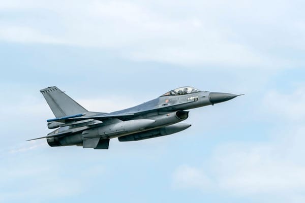 Jirgin sama 4 military f16 fighter jet close 600nw 2271313243