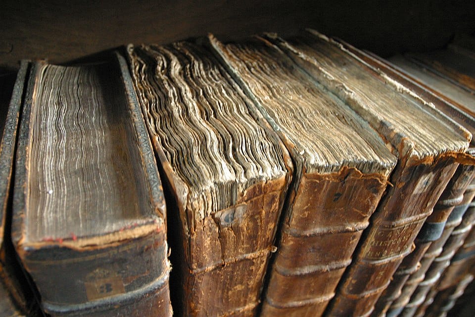 960px Old book bindings