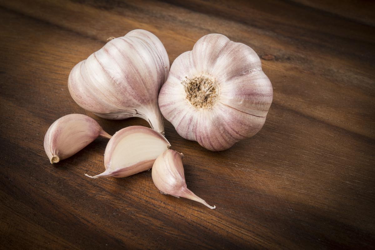 Tafarnuwa 1 media images en photos vegetables 1200 57876712 garlic clove