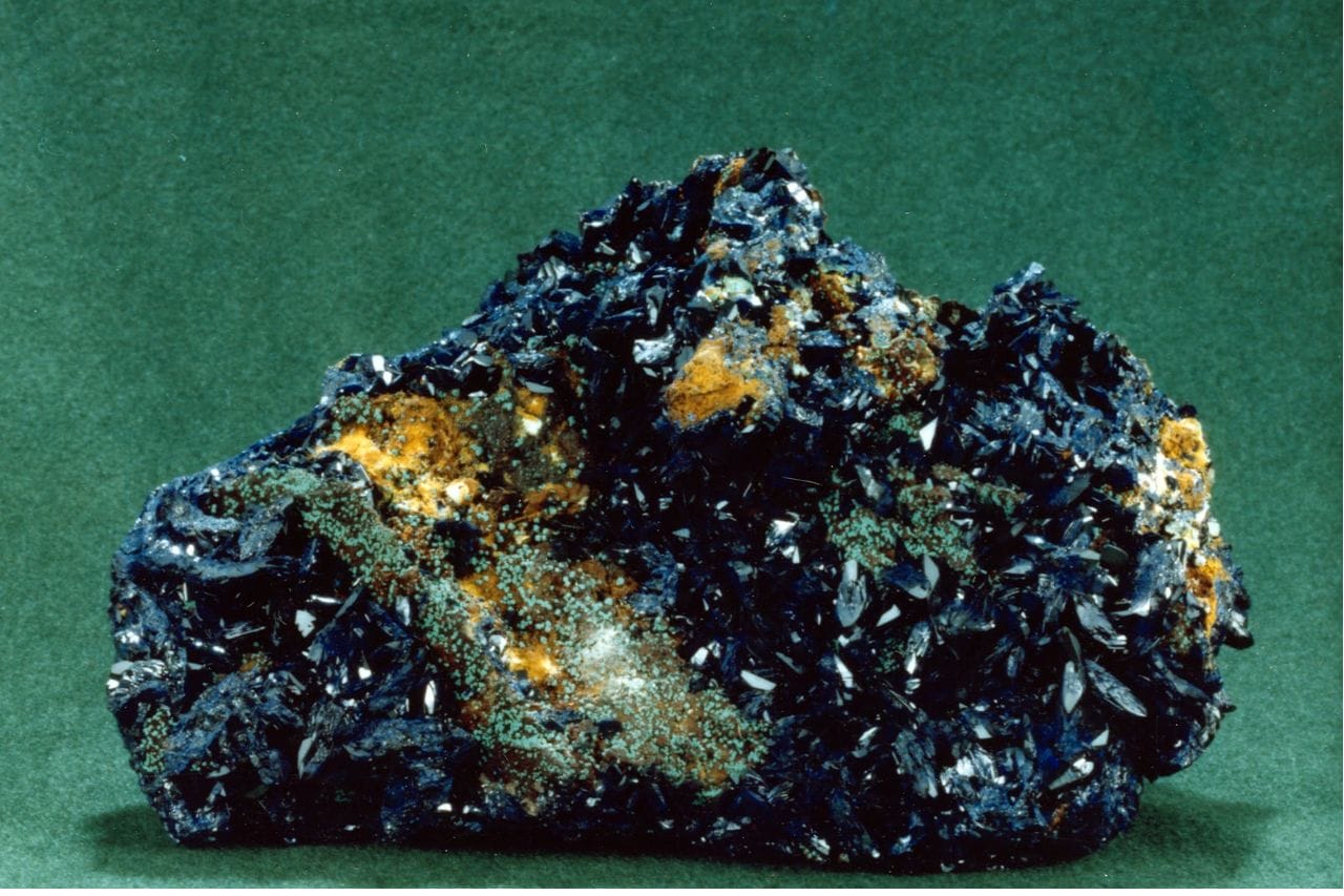 Sinadarin technetium.